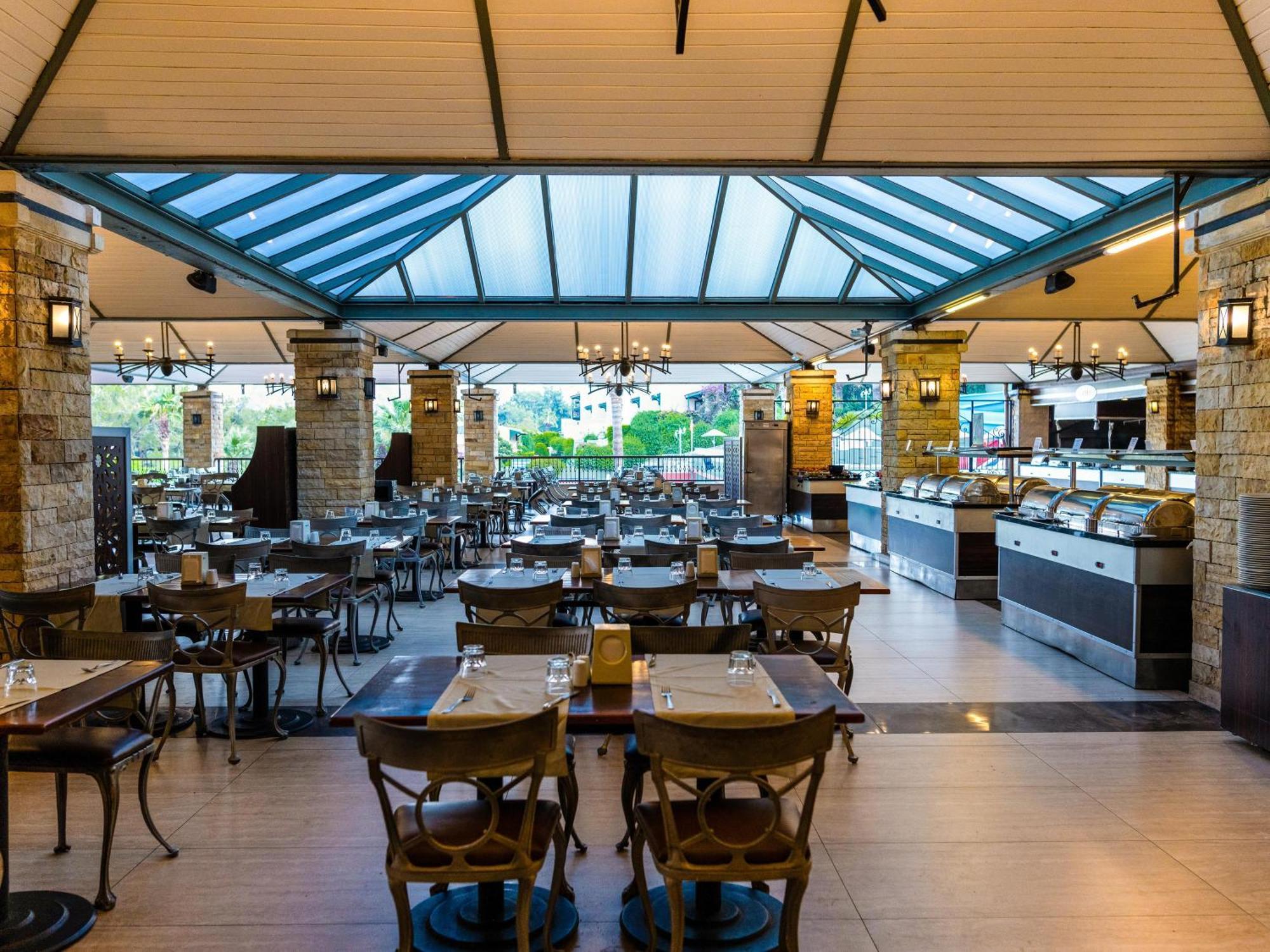 라브란다 마레스 마르마리스 호텔 말마리스 외부 사진 The restaurant