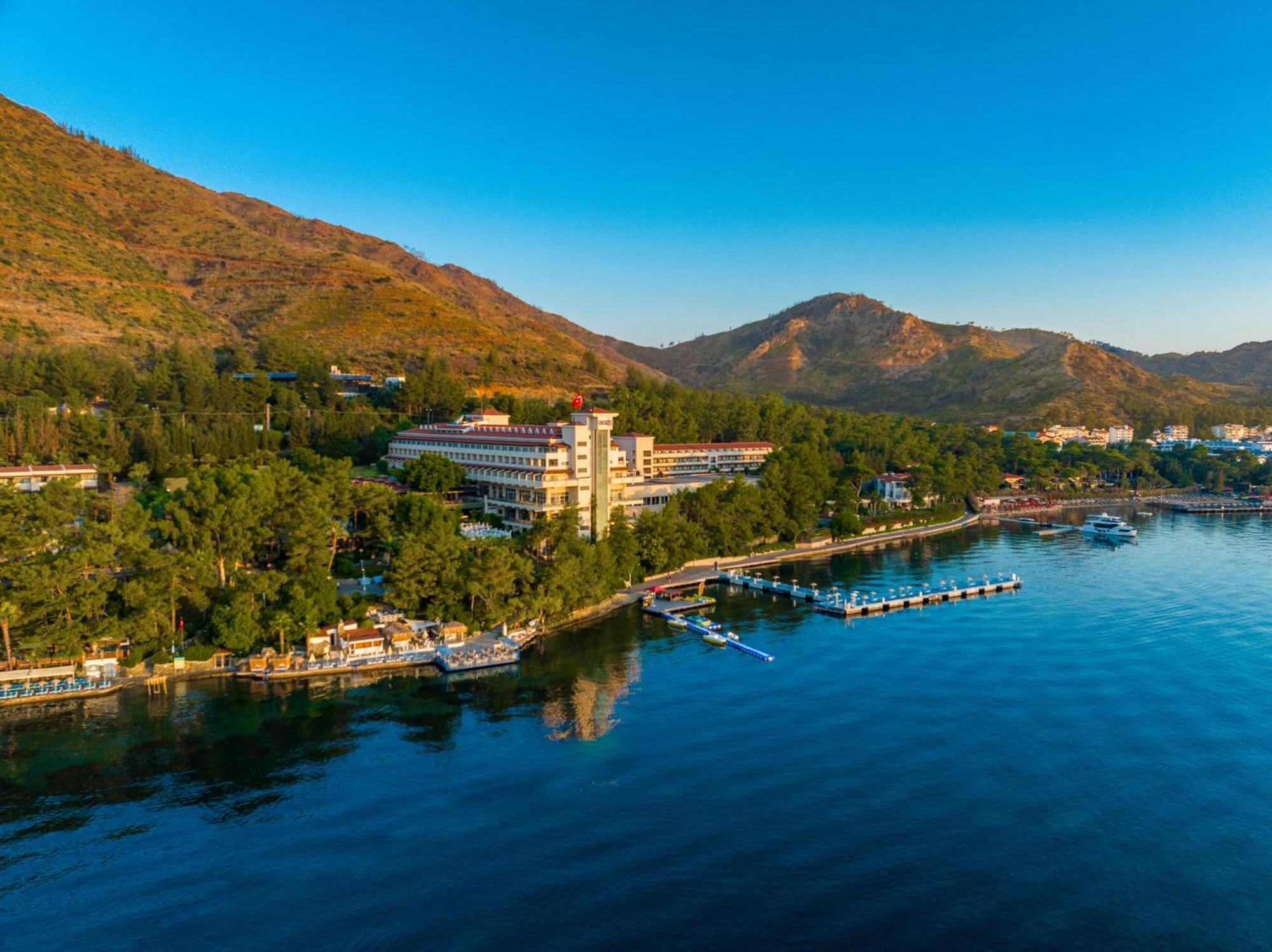 라브란다 마레스 마르마리스 호텔 말마리스 외부 사진 Aerial view of the resort