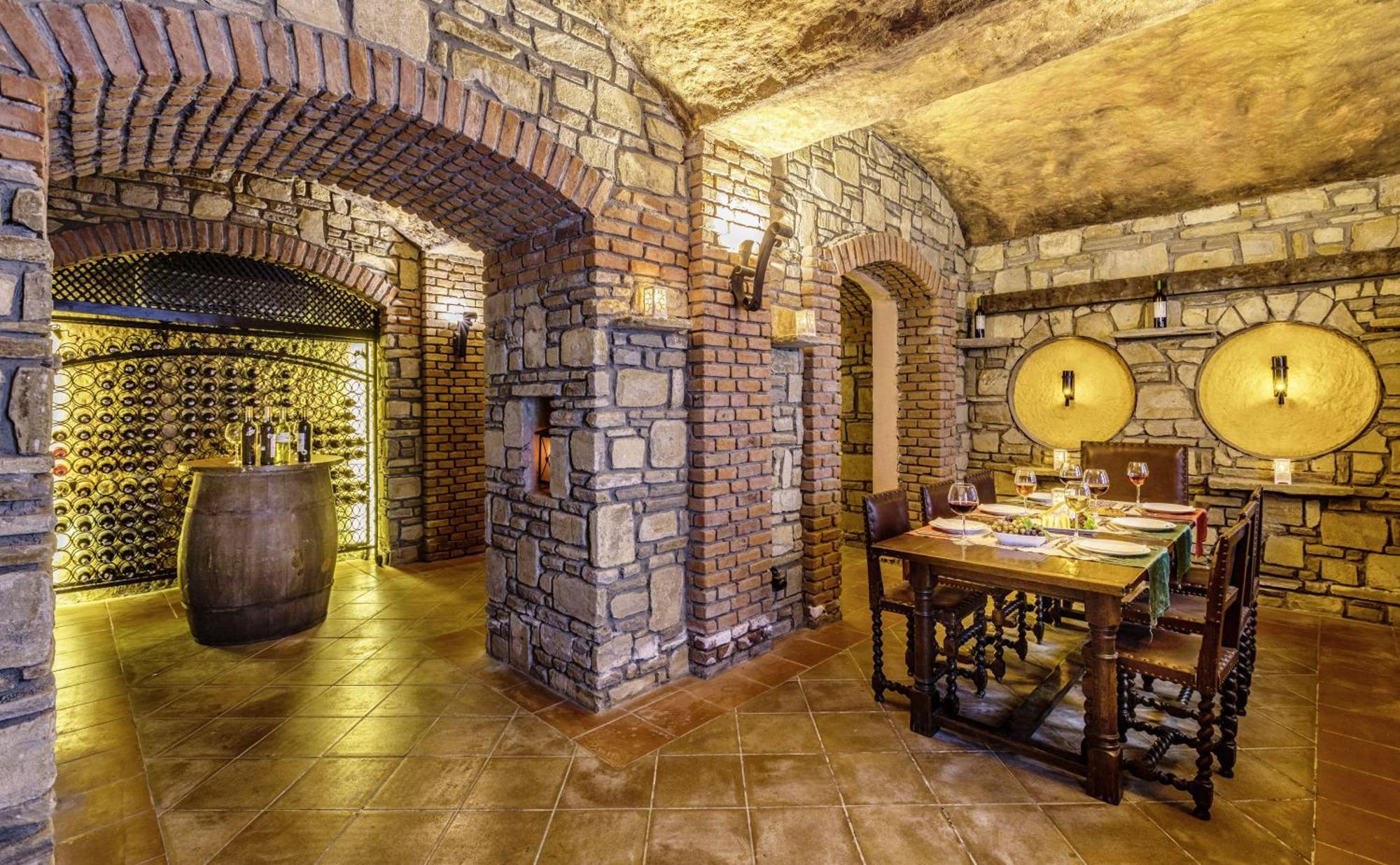 라브란다 마레스 마르마리스 호텔 말마리스 외부 사진 Wine cellar