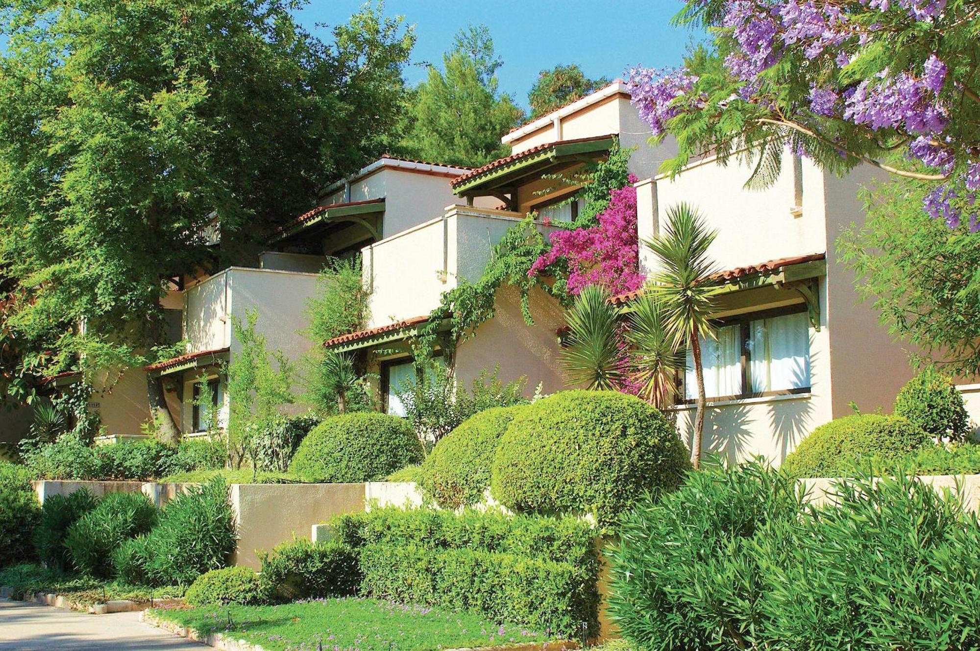 라브란다 마레스 마르마리스 호텔 말마리스 외부 사진 The Odalys Club resort in Saint-Raphaël
